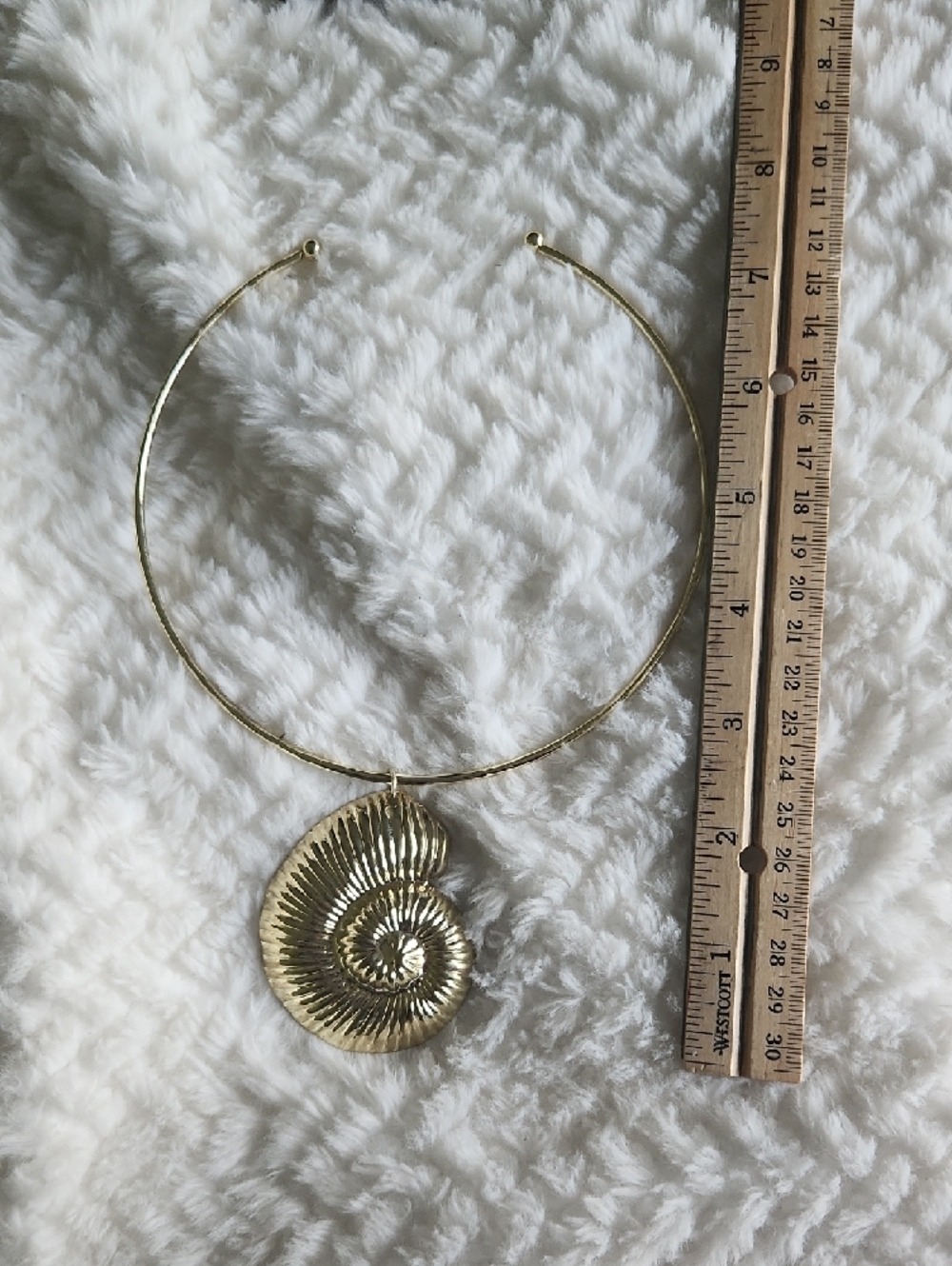 Gold Nautilus Shell Pendant Choker Necklace - Women Jewelry Coastal Beach Vibe - Picture 4 of 6